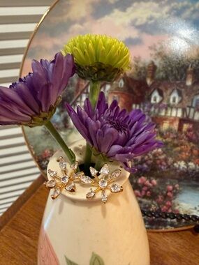 Gold Floral Crystal Stud Earrings - Elegant Women Jewelry